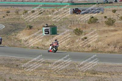 media/Apr-20-2025-AHRMA (Sun) [[393a79c373]]/Race/Group 11 early race/Turn 4b/